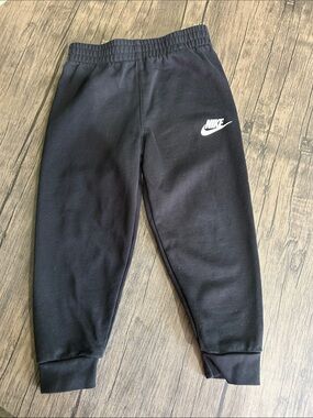 Nike Kids Black Jogger Sweatpants size S